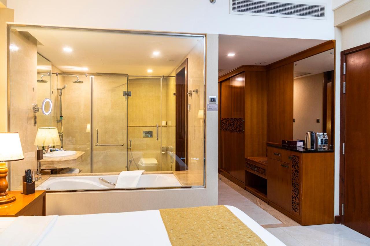 Deluxe King Room Complimentary City Tour & Access to Beach Lounge